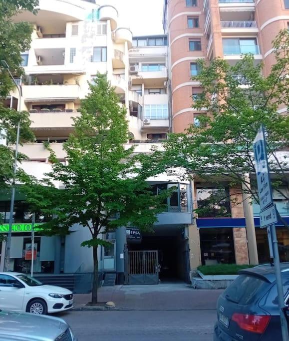 דירות Tirana Road Blloku Area מראה חיצוני תמונה